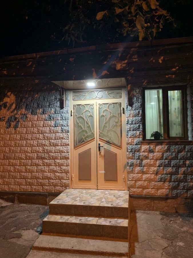 Посуточный Гостевой Дом Gyumri Eksteriør bilde